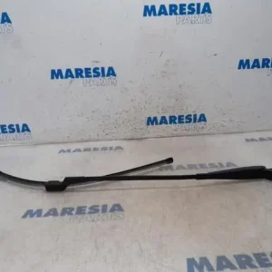 Ruitenwisserarm PEUGEOT 5008 (0U_, 0E_) Laatste Versie