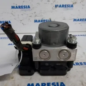 ABS Hydraulisch aggregaat RENAULT CAPTUR I (J5_, H5_) Gereduceerde Prijs