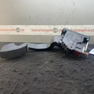 In De Mode Gaspedaal OPEL Adam (M13)