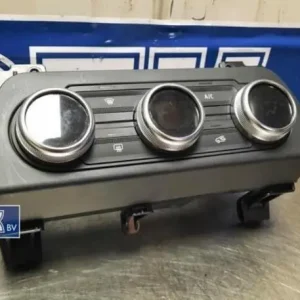 Koop Online Bedieningselement verwarming & ventilatie DACIA SANDERO III