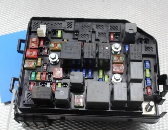 Finale Uitverkoop Zekeringkast OPEL KARL (C16)